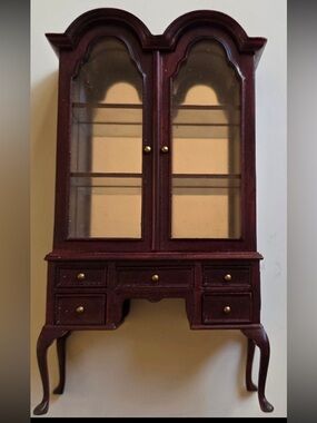 BESPAQ Miniature Mahogany Display Cabinet with Glass Doors